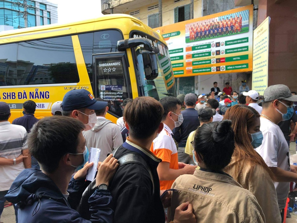 Tấn Tài giúp Bình Định FC chiến thắng ở trận đấu HLV Park Hang Seo dự khán - 2 Tấn Tài giúp Bình Định FC chiến thắng ở trận đấu HLV Park Hang Seo dự khán - 2