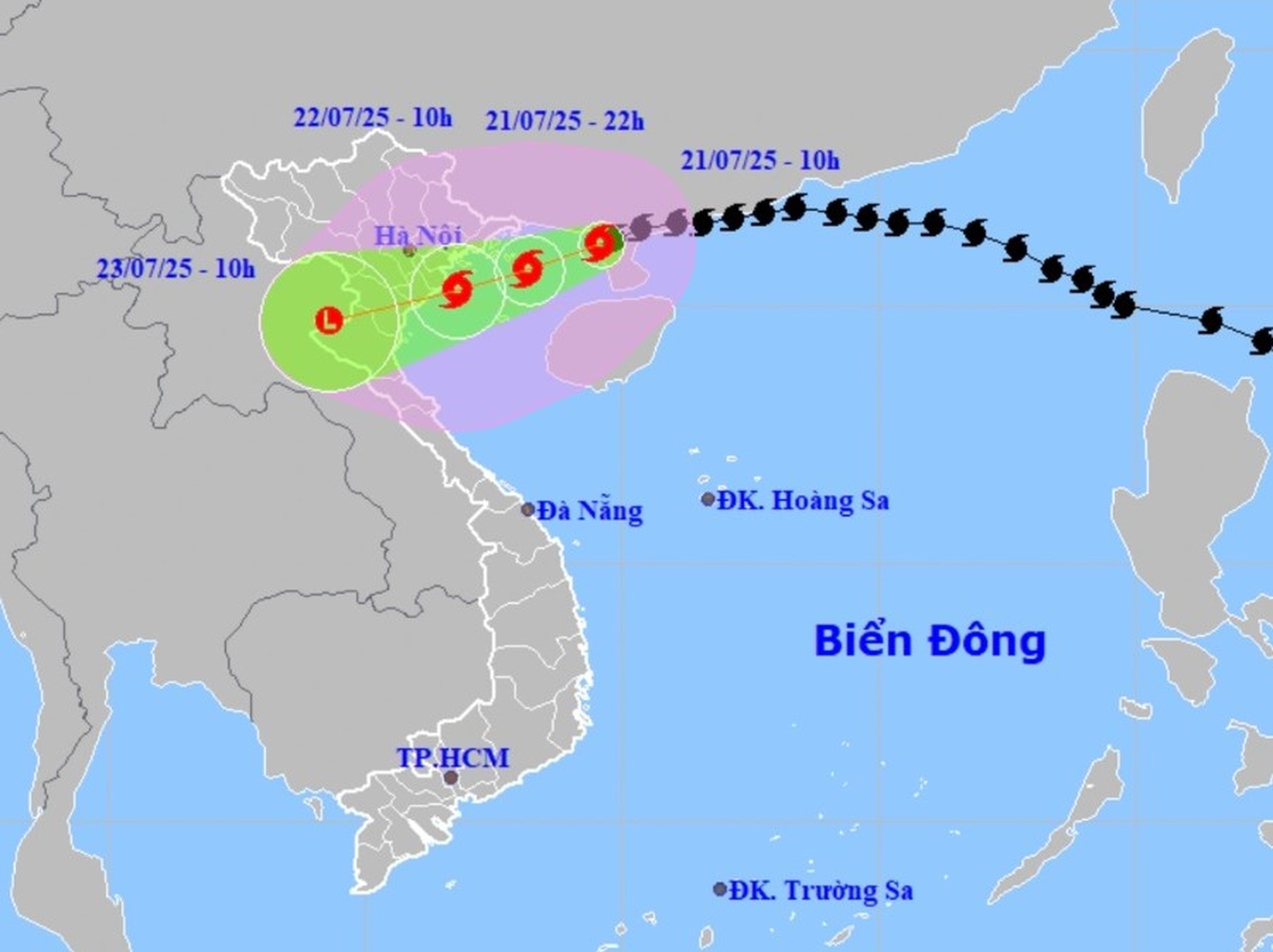 Du khách trải nghiệm biển Sầm Sơn trước bão - 11 Du khách trải nghiệm biển Sầm Sơn trước bão - 11