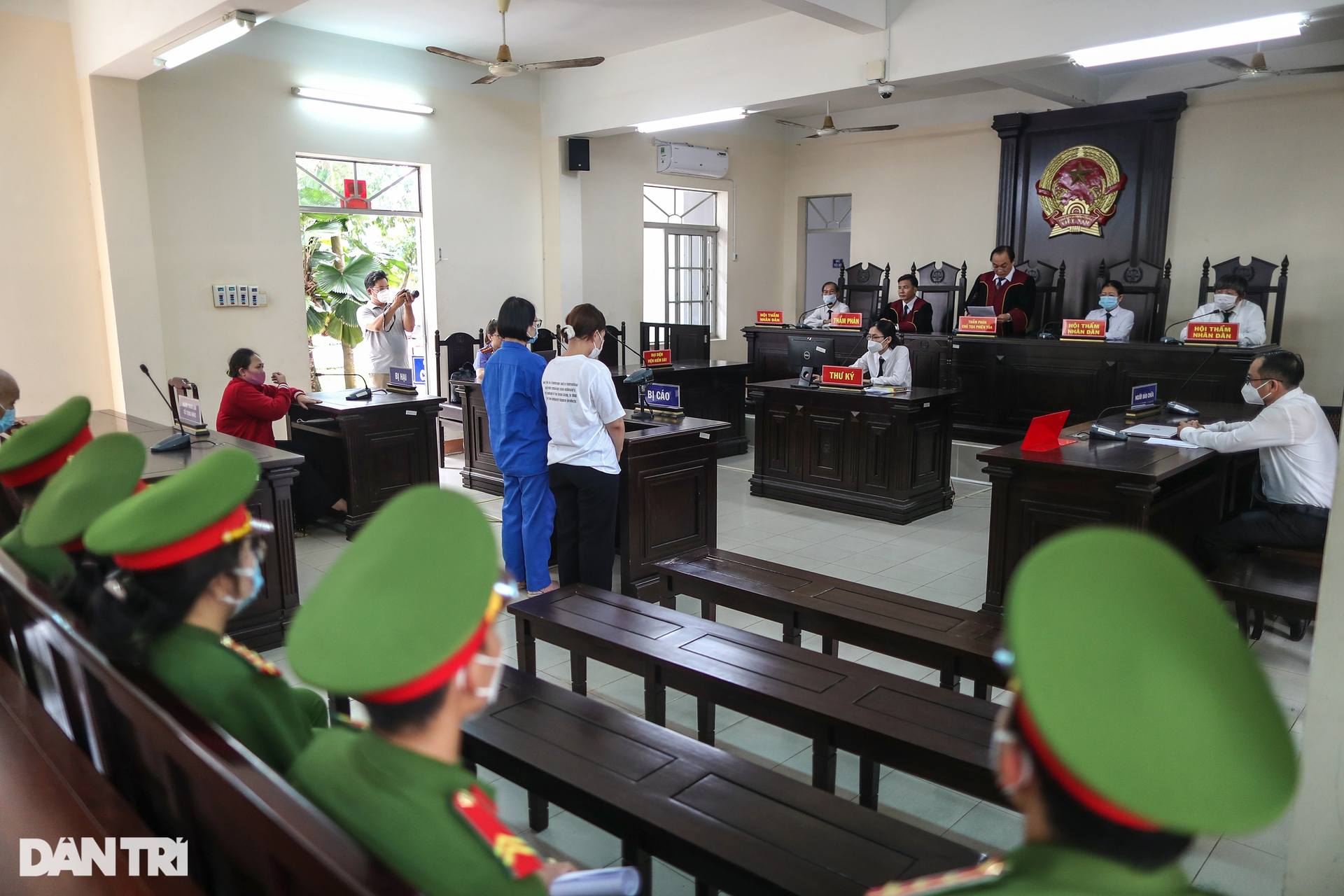 Con gái sát hại cha ruột bằng thuốc độc ở Bà Rịa - Vũng Tàu thoát án tử - 4 Con gái sát hại cha ruột bằng thuốc độc ở Bà Rịa - Vũng Tàu thoát án tử - 4