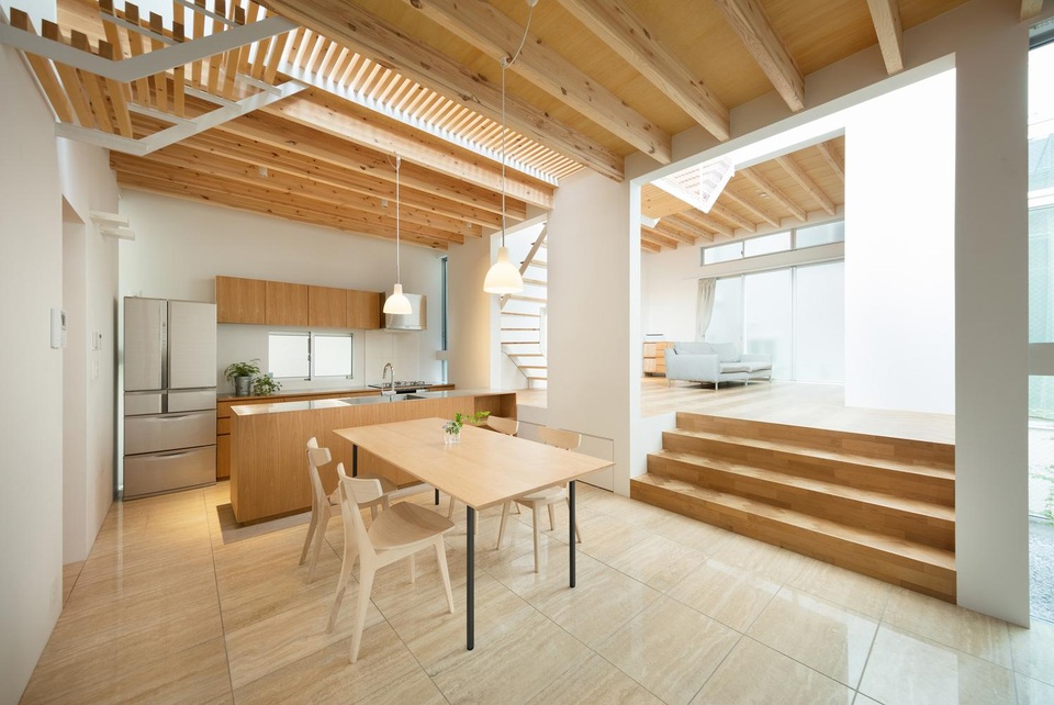 Độc lạ nhà phố có khu vườn trên mái: Vừa trồng rau, vừa là sân golf - 3