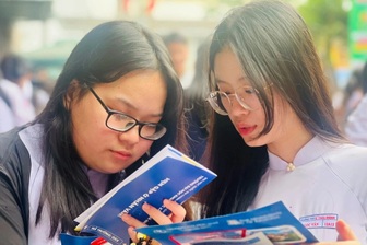 Tuyển sinh 2026, nhiều trường đại học tiếp tục “siết” điểm học bạ
