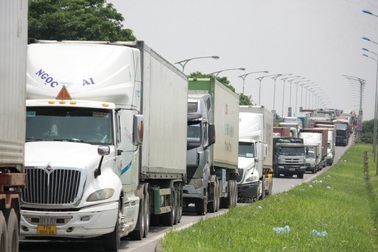 Đề nghị CSGT dẫn đoàn xe tránh "điểm nóng" ùn tắc kinh hoàng ở Hà Nội