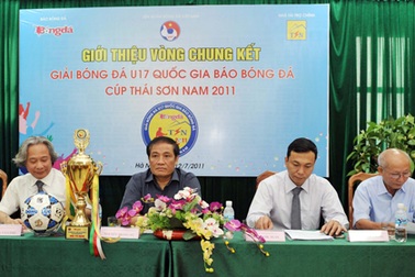 Đội vô địch giải bóng đá U17 nhận 100 triệu tiền thưởng