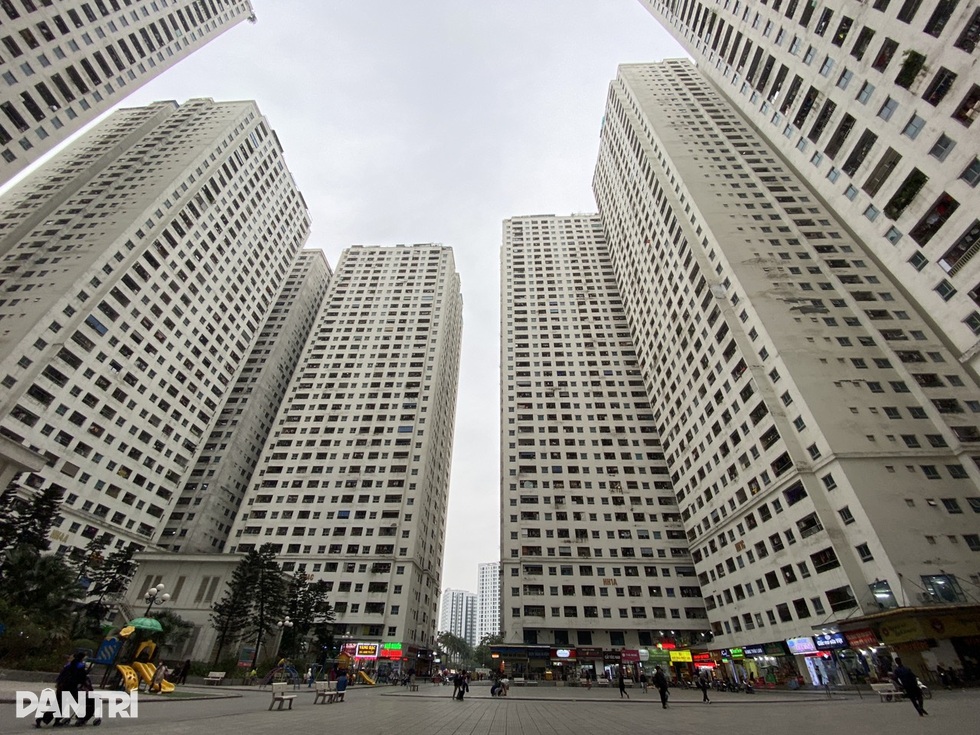 Cuộc sống bất tiện không sổ hồng tại chung cư vạn dân của ông Thản ở Hà Nội - 1 Cuộc sống bất tiện không sổ hồng tại chung cư vạn dân của ông Thản ở Hà Nội - 1