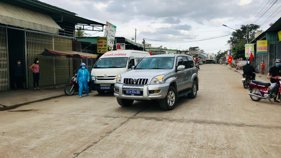 Cái Tết tĩnh lặng chưa từng có ở phường cách ly xã hội - 2 Cái Tết tĩnh lặng chưa từng có ở phường cách ly xã hội - 2
