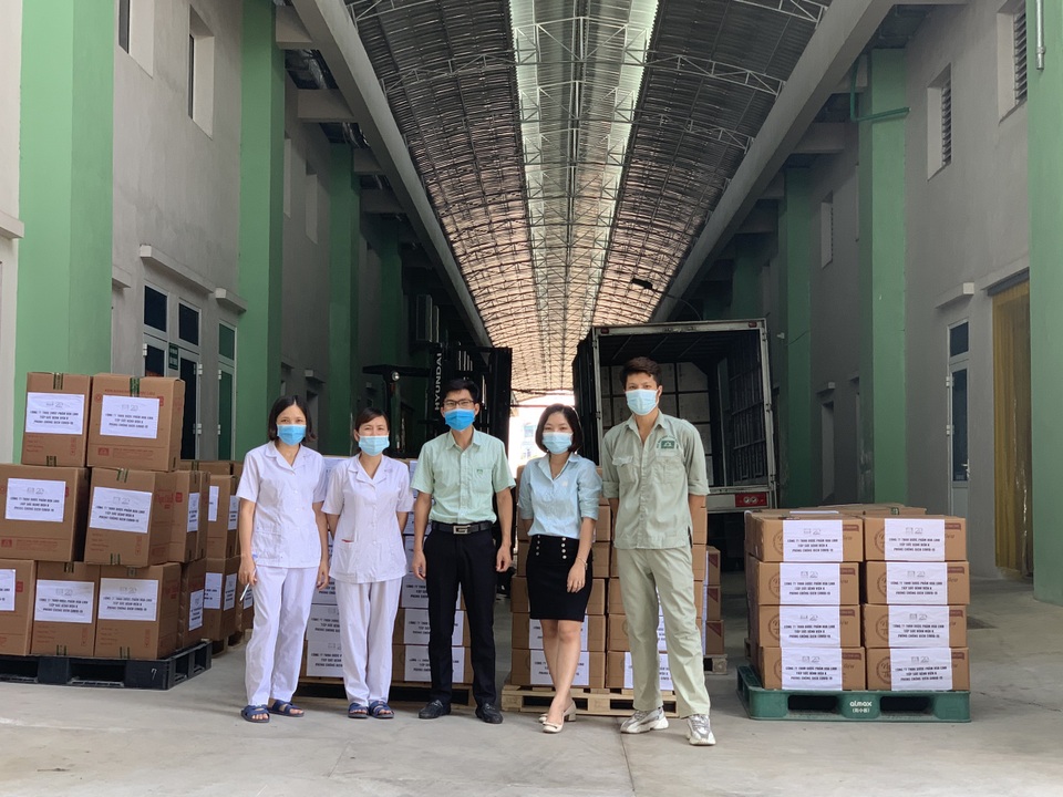 Dược Hoa Linh trao quà tiếp sức Bệnh viện K phòng dịch Covid-19 - 5 Dược Hoa Linh trao quà tiếp sức Bệnh viện K phòng dịch Covid-19 - 5