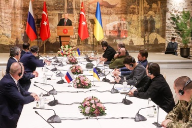 Tổng thống Trump hé lộ nhà lãnh đạo có thể giúp giải quyết xung đột Ukraine