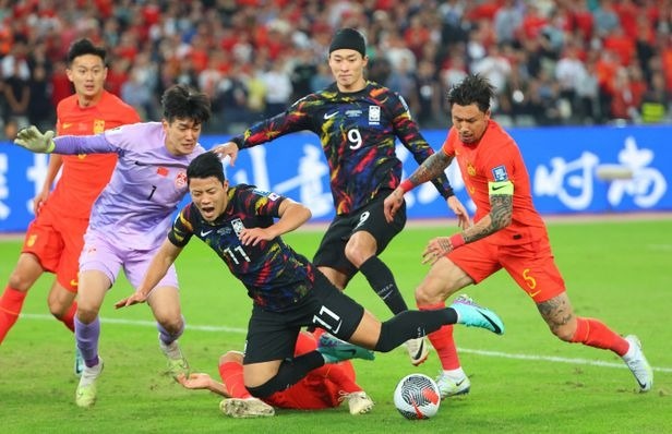 Son Heung Min strålar starkt, det koreanska laget besegrar Kina vackert - 1 Son Heung Min tỏa sáng rực rỡ, tuyển Hàn Quốc hạ đẹp Trung Quốc - 1
