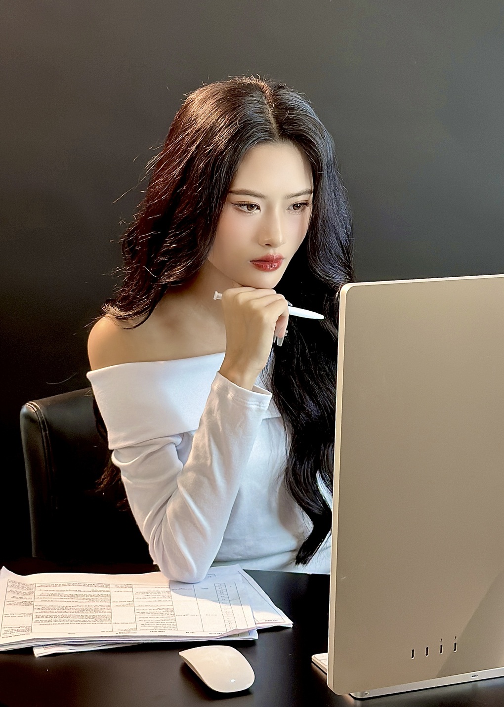 Người đẹp thời trang khoe dáng thon với đầm dạ hội và trang phục thanh lịch - 8 Người đẹp thời trang khoe dáng thon với đầm dạ hội và trang phục thanh lịch - 8