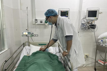 4 giờ căng thẳng phẫu thuật cứu bệnh nhân bị đạn bắn vỡ thận