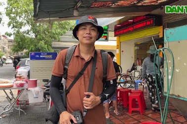 Người Việt ở Campuchia hào hứng cổ vũ Việt Nam tại SEA Games 32