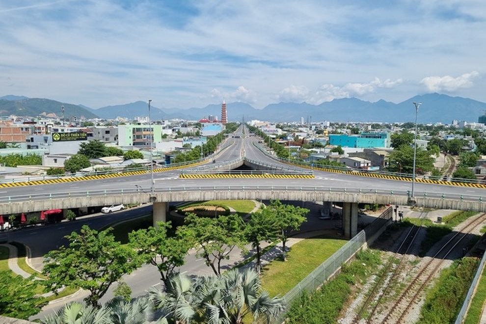 Bản tin Covid-19: Quân đội hỗ trợ TPHCM chống dịch, Hà Nội có điểm nóng mới - 7 Bản tin Covid-19: Quân đội hỗ trợ TPHCM chống dịch, Hà Nội có điểm nóng mới - 7