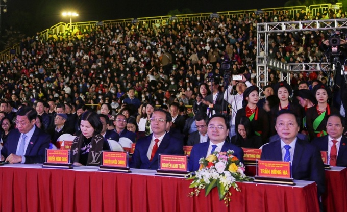 Phó Thủ tướng Chính Phủ Trần Hồng Hà, Bí thư Tỉnh ủy Bắc Ninh Nguyễn Anh Tuấn cùng lãnh đạo tỉnh Bắc Ninh dự chương trình.