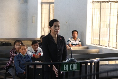 Nữ Phó Chánh án nhận hối lộ lãnh 12 tháng tù