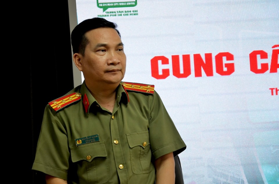 TPHCM họp báo vụ Tuấn khỉ: Đối tượng bắn 3 phát súng khi bị vây bắt - 1 TPHCM họp báo vụ Tuấn khỉ: Đối tượng bắn 3 phát súng khi bị vây bắt - 1