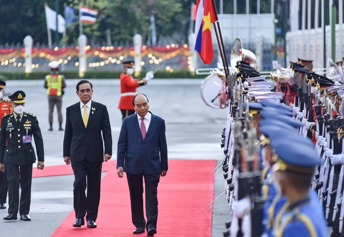 Tại Tòa nhà Chính phủ, Thủ đô Băng-cốc (Vương quốc Thái Lan), đã diễn ra Lễ đón trọng thể Chủ tịch nước Nguyễn Xuân Phúc.