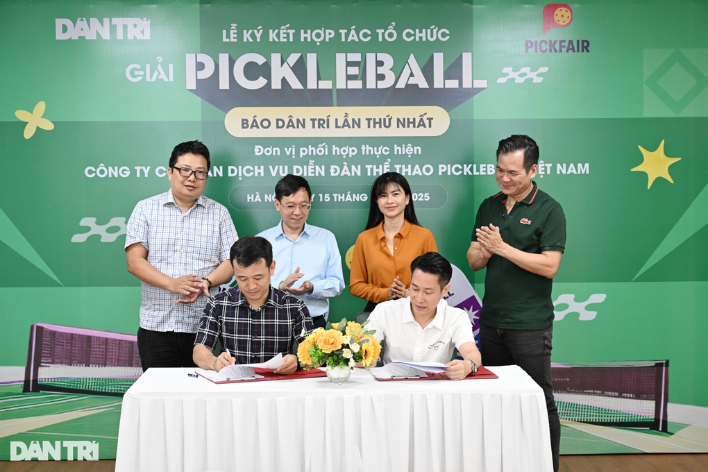 កាសែត Dan Tri និង PICKFAIR បានចុះហត្ថលេខាលើកិច្ចព្រមព្រៀងសហប្រតិបត្តិការដើម្បីរៀបចំការប្រកួតជ្រើសរើសបាល់បោះលើកដំបូង - 2 Báo Dân trí và PICKFAIR ký kết hợp tác tổ chức giải pickleball lần thứ nhất - 2