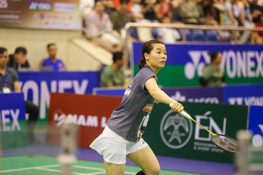 កីឡាករ Nguyen Thuy Linh ធ្វើបានល្អក្នុងវគ្គផ្តាច់ព្រ័ត្រនៃការប្រកួតកីឡាវាយសី Vietnam Open ឆ្នាំ 2025 - 1 Nguyễn Thùy Linh xuất sắc vào chung kết giải cầu lông Việt Nam mở rộng 2025 - 1