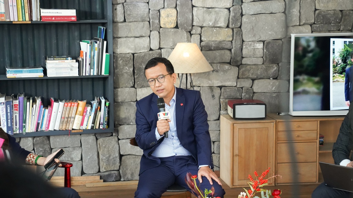 Nhìn dòng tiền ồ ạt chảy vào chứng khoán: Đau đầu đầu tư hay đầu cơ? - 1 Nhìn dòng tiền ồ ạt chảy vào chứng khoán: Đau đầu đầu tư hay đầu cơ? - 1