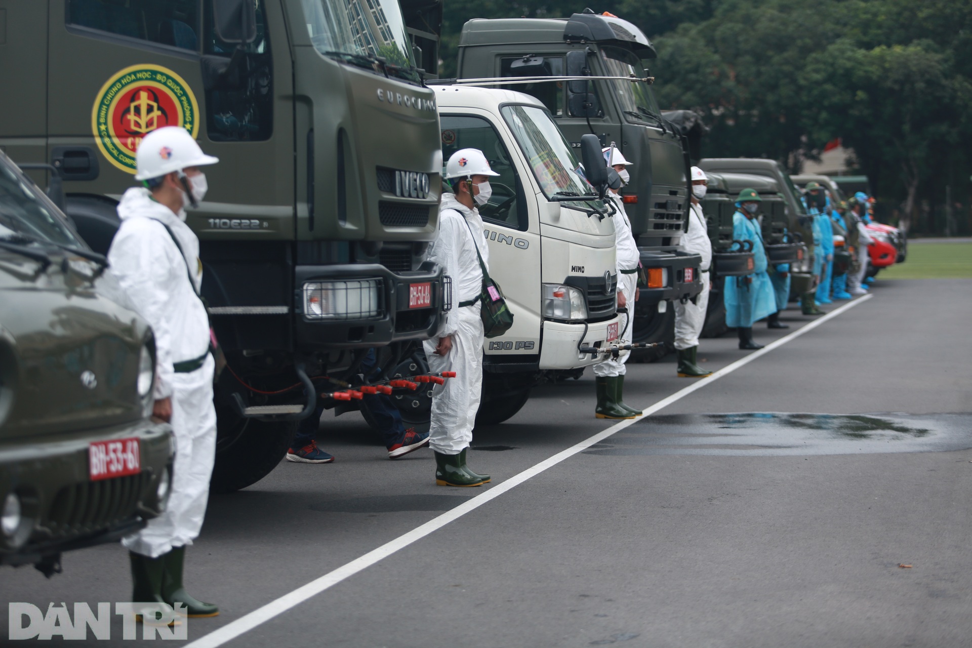 Xe đặc chủng phun khử khuẩn diện rộng toàn TPHCM - 5 Xe đặc chủng phun khử khuẩn diện rộng toàn TPHCM - 5