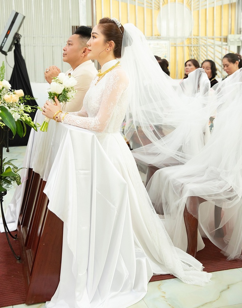 3 đám cưới bí mật đặc biệt của sao Việt thời gian gần đây - 13 3 đám cưới bí mật đặc biệt của sao Việt thời gian gần đây - 13