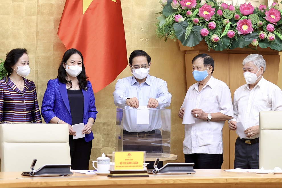 Thủ tướng phát động phong trào thi đua đặc biệt chống dịch Covid-19 - 1 Thủ tướng phát động phong trào thi đua đặc biệt chống dịch Covid-19 - 1