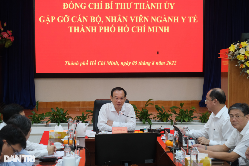 Bí thư TPHCM: Người dân bệnh bác sĩ lo, khi bác sĩ không khỏe... ai lo? - 1 Bí thư TPHCM: Người dân bệnh bác sĩ lo, khi bác sĩ không khỏe... ai lo? - 1