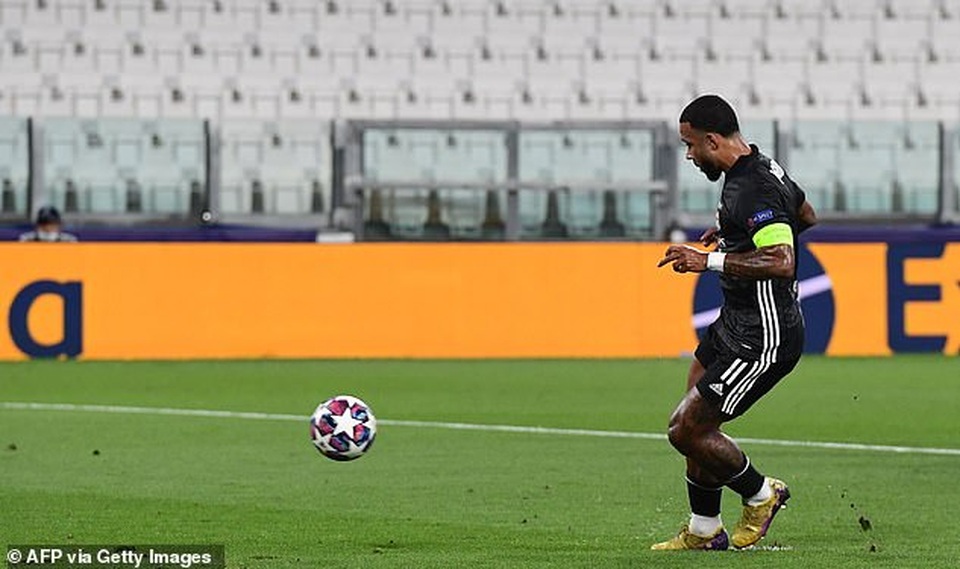 C.Ronaldo lập cú đúp, Juventus vẫn ngậm ngùi chia tay Champions League - 1 C.Ronaldo lập cú đúp, Juventus vẫn ngậm ngùi chia tay Champions League - 1
