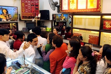 Vàng trong nước giảm 6% trong tháng 9