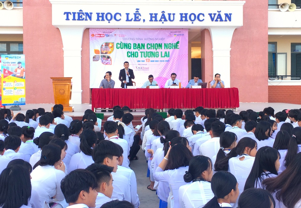 Bình Phước: Tư vấn 15.000 học sinh THPT hướng ra nghề nghiệp - 1 Bình Phước: Tư vấn 15.000 học sinh THPT hướng ra nghề nghiệp - 1