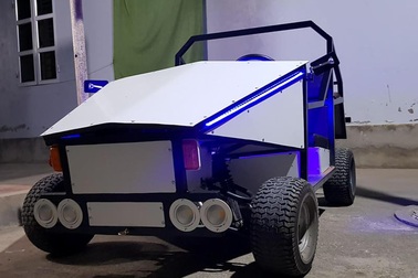 Khâm phục thầy giáo dạy nhạc chế “xế hộp” cho con