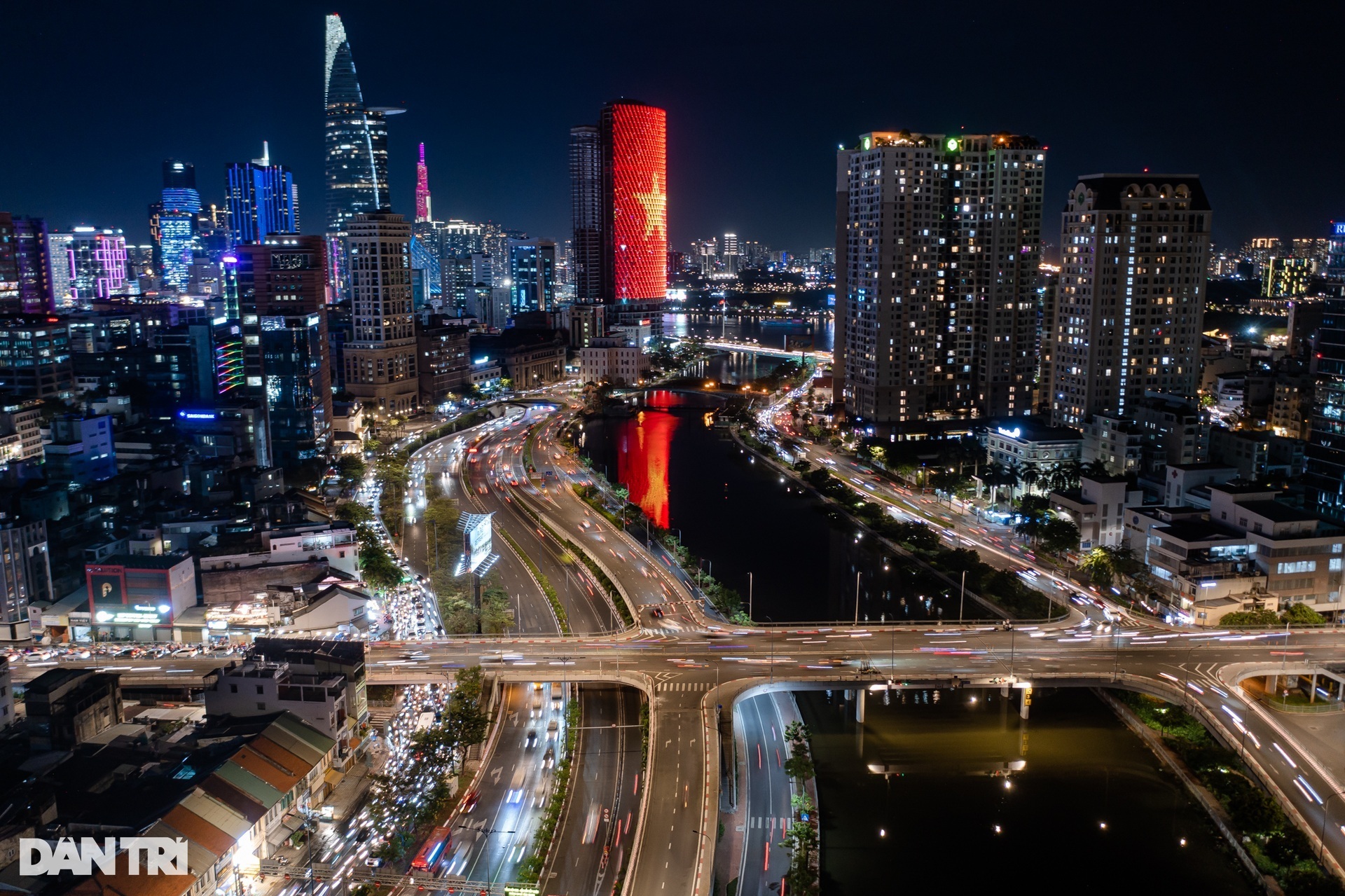 TPHCM thăng hạng trung tâm tài chính, vượt Bangkok, bám sát Jakarta - 1