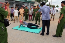 Hình ảnh hiện trường dựng lại nghi án tài xế cố tình cán chết nam sinh