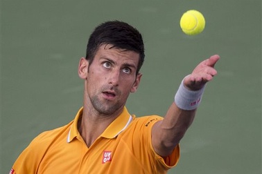 Djokovic, Serena Williams "vã mồ hôi" vì trận đầu