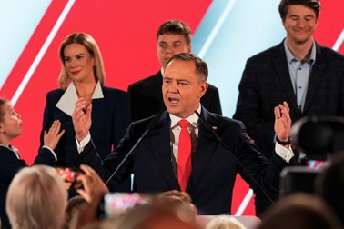 Nhà sử học Ba Lan đắc cử tổng thống