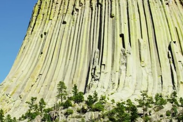 Bí ẩn “tháp Quỷ” tồn tại suốt 50 triệu năm