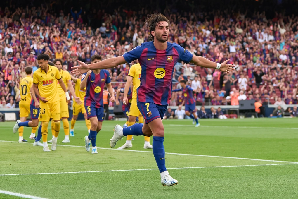 Lamine Yamal tỏa sáng, Barcelona hơn Real Madrid 9 điểm - 2