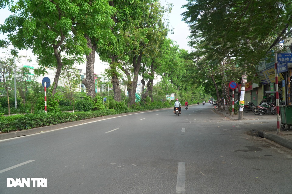 Những nút giao thông Hà Nội ngày nào cũng tắc bất ngờ vắng vẻ giờ cao điểm - 14 Những nút giao thông Hà Nội ngày nào cũng tắc bất ngờ vắng vẻ giờ cao điểm - 14