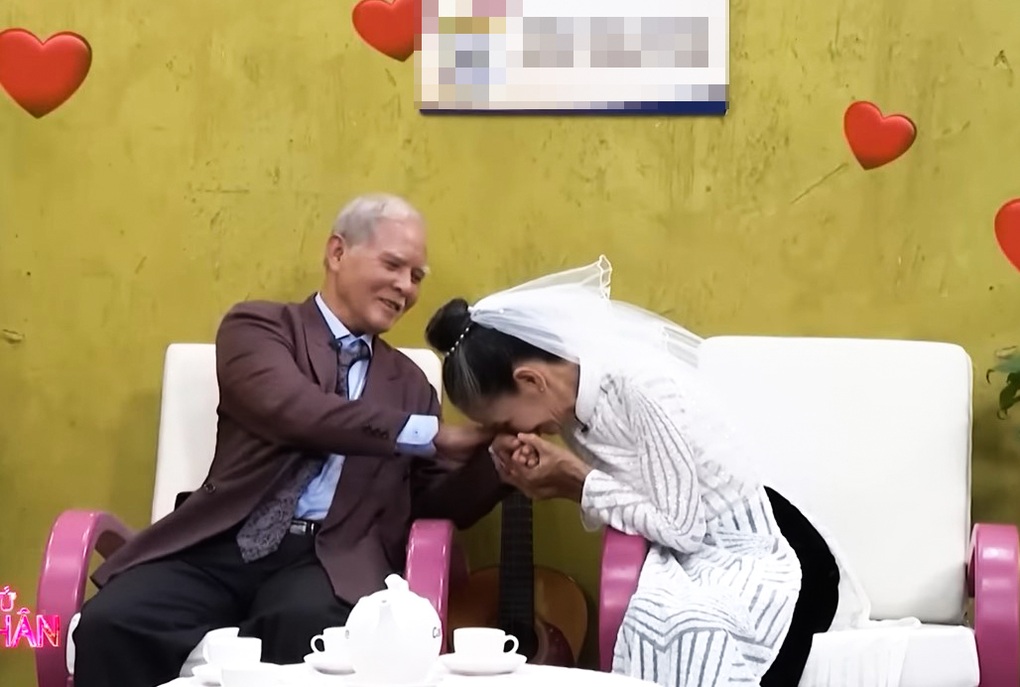 Cuộc tình sóng gió của nữ ca sĩ U70 hát như nuốt đĩa - 4 Cuộc tình sóng gió của nữ ca sĩ U70 hát như nuốt đĩa - 4