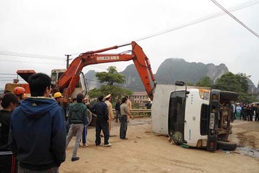 Tạm giữ tài xế xe gỗ gây tai nạn chết người