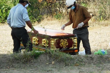 Đi chăn bò phát hiện xác chết đang phân hủy