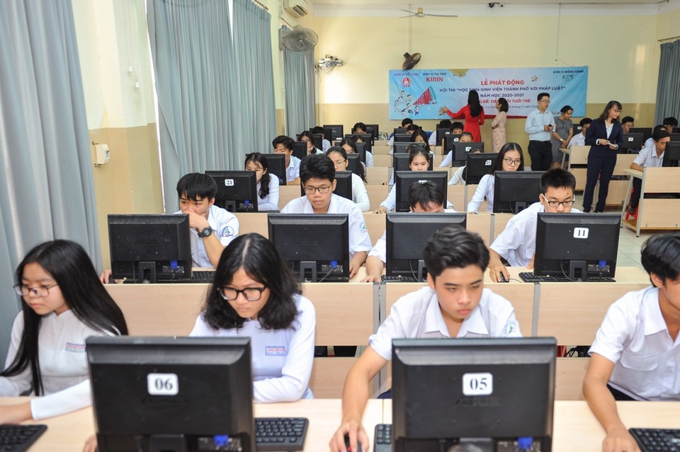 Ai sẽ là quán quân Hội thi Học sinh, sinh viên thành phố với pháp luật? - 3 Ai sẽ là quán quân Hội thi Học sinh, sinh viên thành phố với pháp luật? - 3