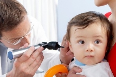 Trẻ dễ bị viêm tai giữa tiết dịch