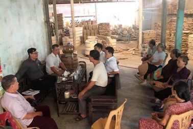 Vụ chủ xưởng gỗ kêu cứu: Hàng loạt nhà, xưởng gỗ trên vi phạm nhưng chỉ "lo" xử lý 1 hộ?