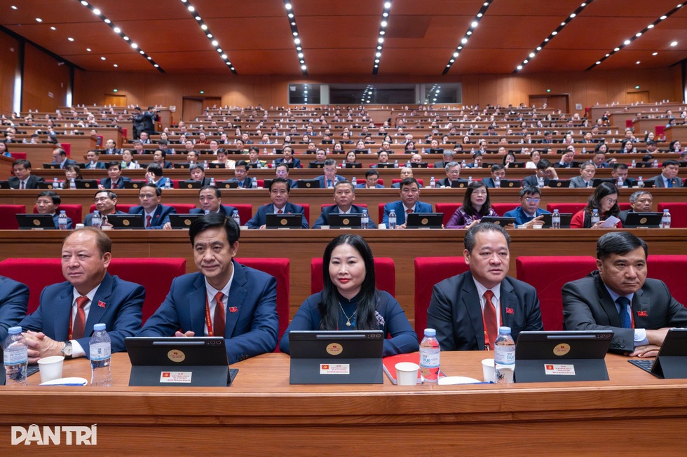 Số lượng, tiêu chuẩn Ủy viên Trung ương và Ủy viên Bộ Chính trị khóa mới - 2 Số lượng, tiêu chuẩn Ủy viên Trung ương và Ủy viên Bộ Chính trị khóa mới - 2