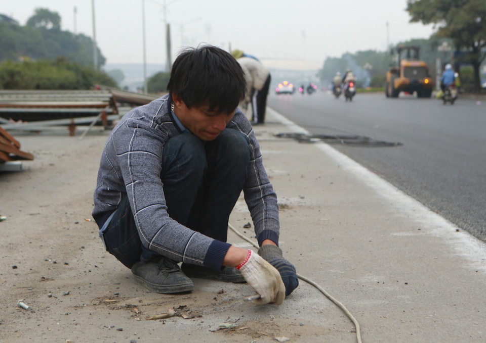Tháo dỡ rào chắn đường đua F1, đường Lê Quang Đạo thông thoáng - 8 Tháo dỡ rào chắn đường đua F1, đường Lê Quang Đạo thông thoáng - 8