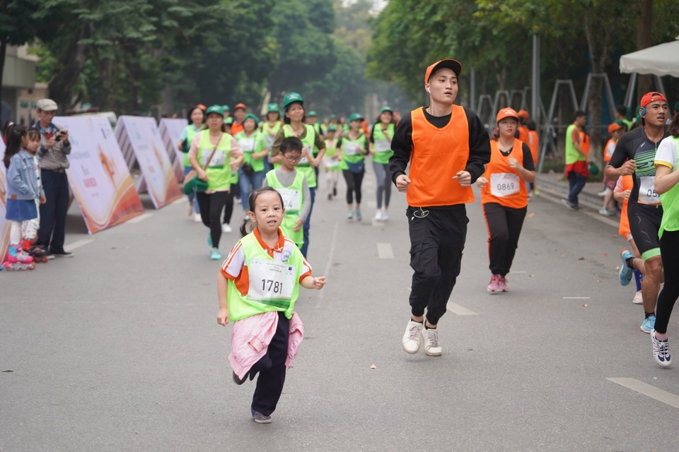 Hơn 2000 người tham gia Giải chạy vì bệnh nhân Parkinson - 1 Hơn 2000 người tham gia Giải chạy vì bệnh nhân Parkinson - 1