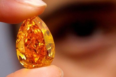 Chiêm ngưỡng viên kim cương màu cam lớn nhất thế giới có giá 36 triệu USD