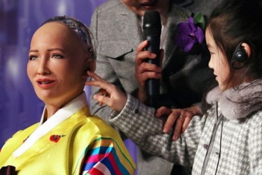 Robot Sophia sắp có em gái, Vietnamobile ngừng bán thánh SIM từ tháng 1/2019