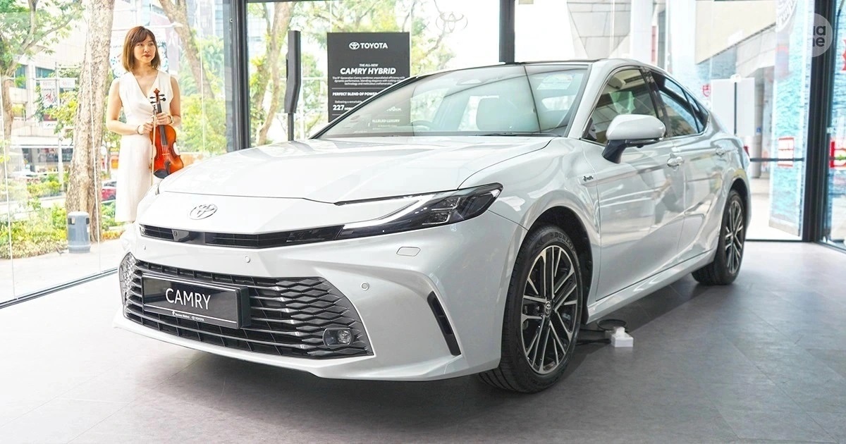 Toyota Camry 2024 được ra mắt khu vực Đông Nam Á từ đầu tháng 9, nhưng điểm đến đầu tiên là Singapore (Ảnh: AsiaOne).